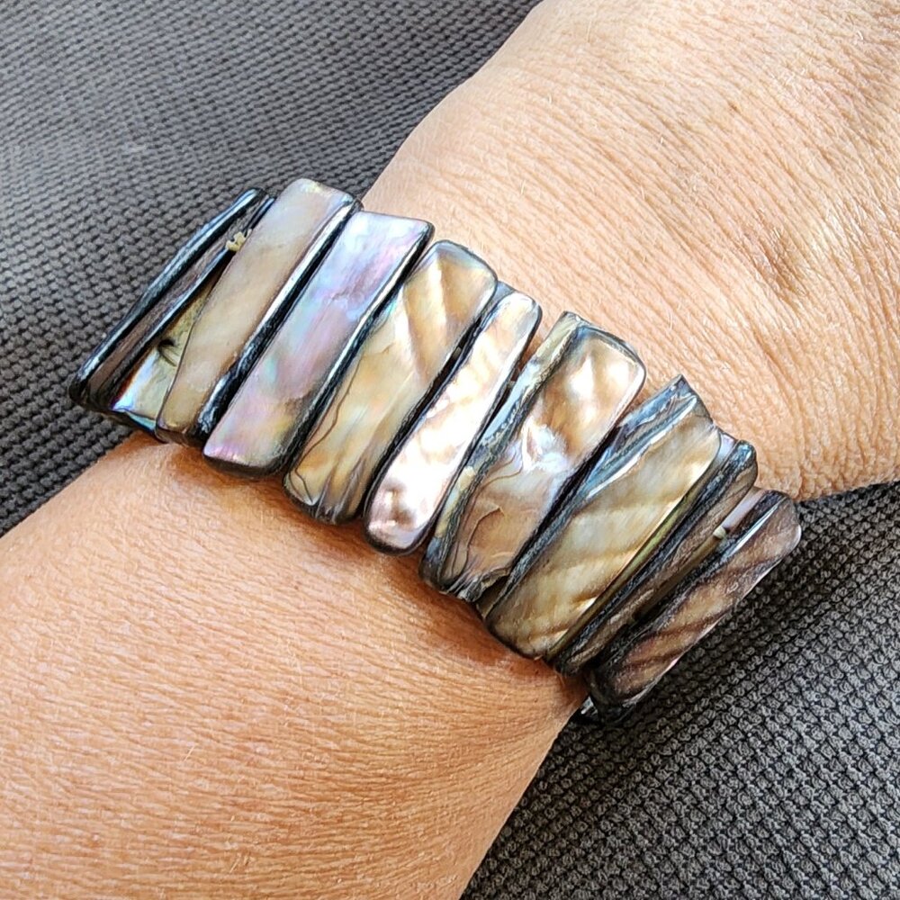 Claire's Plastic Iridescent Shell Stretch Bracelet